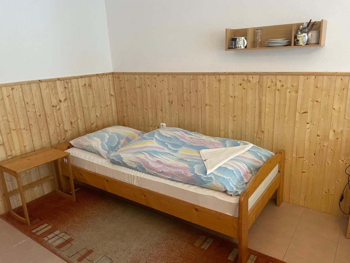 ホテル Penzion Fontana Náměšť nad Oslavou エクステリア 写真