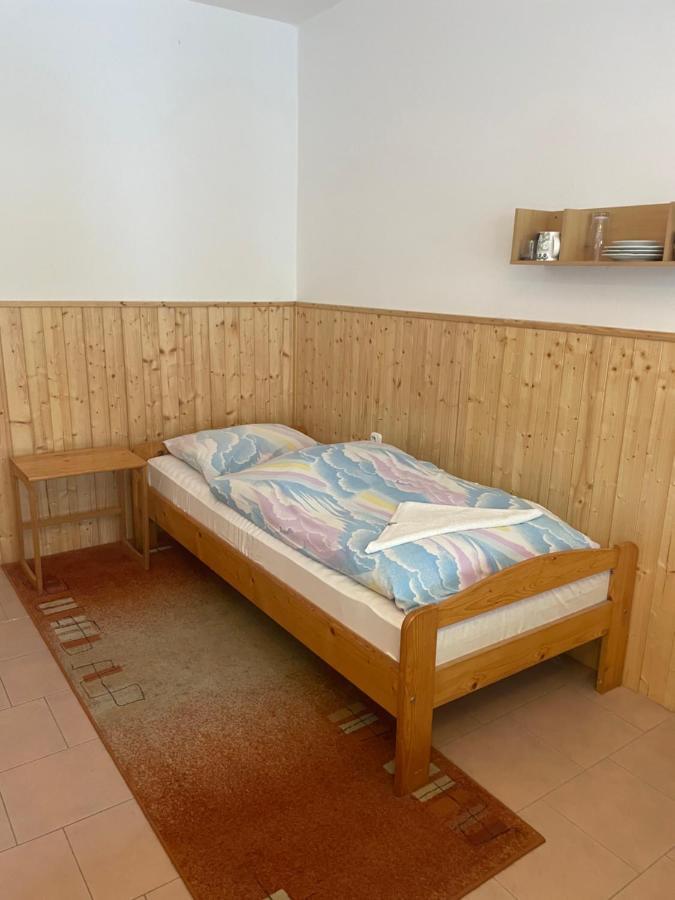 ホテル Penzion Fontana Náměšť nad Oslavou エクステリア 写真